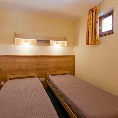 T3 2* Skis Aux Pieds, 9 Pers, Ascenseur Et Parking Couvert - Fr-1-513-8 Apartment La Tania